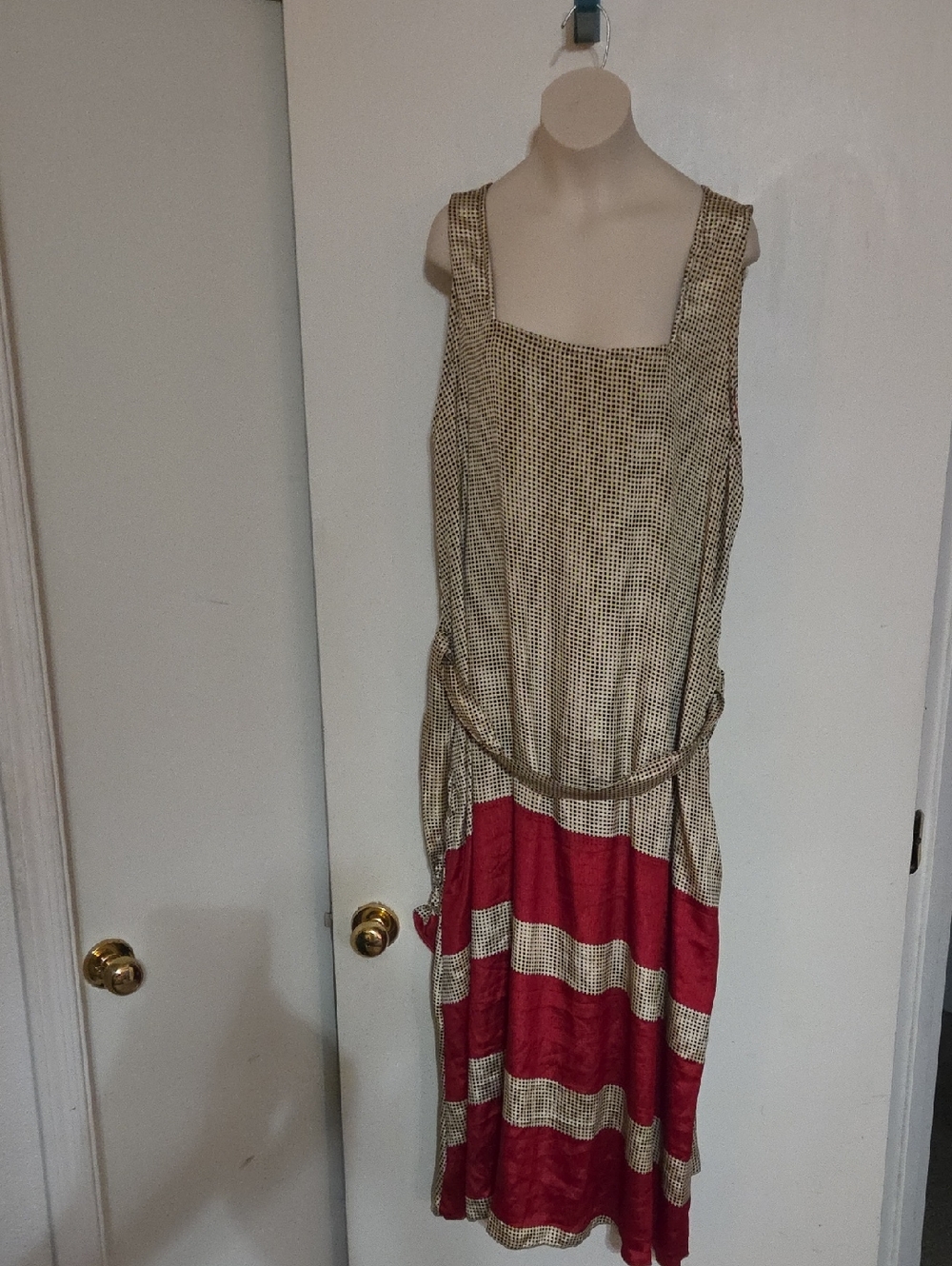 Sleeveless Square-Neck Midi Dress in Beige and Red